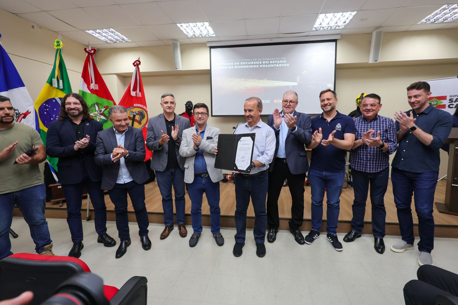 Em Joinville, governador autoriza repasse de R$ 10 milhões para os Bombeiros Voluntários de Santa Catarina