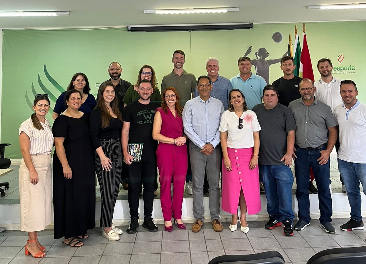 Fesporte entrega materiais esportivos a municípios catarinenses