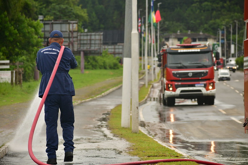 Santa Catarina tem dia de trabalho intenso das equipes do Estado em auxílio aos atingidos por fortes chuvas