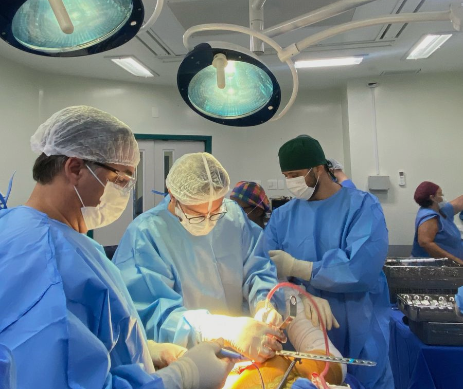 Hospital Celso Ramos retoma transplantes ósseos com cirurgia de quadril
