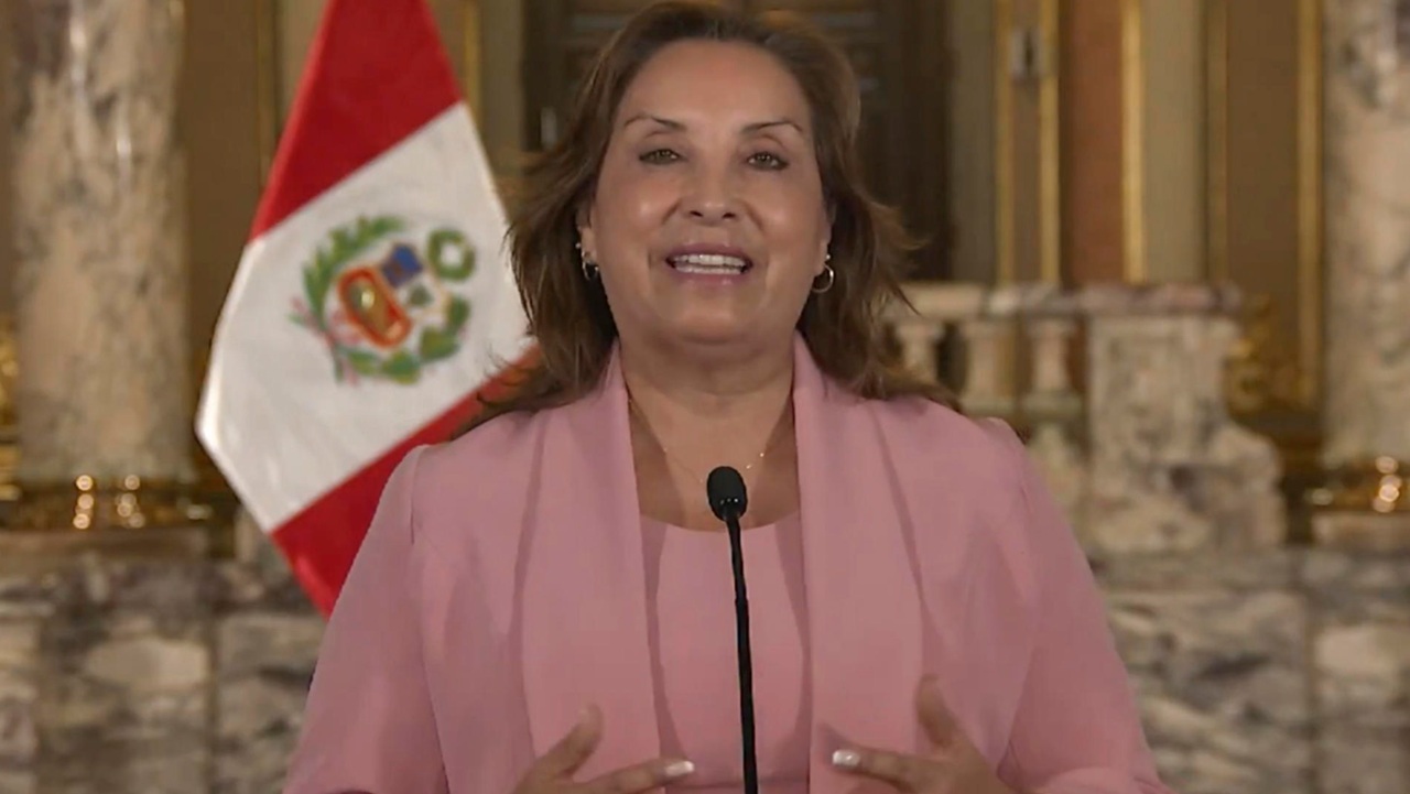 Presidente do Peru faz discurso sobre Leão XIV, cidadão do país