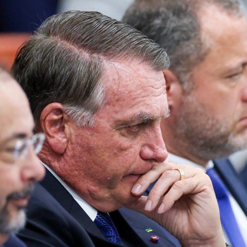 Bolsonaro desiste de 4 testemunhas no inquérito do golpe