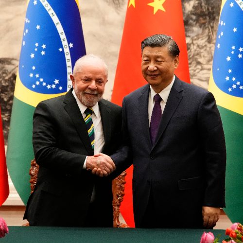 Lula tenta reforçar laços com a China em resposta a Trump