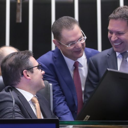 Como votou cada deputado na suspenção de ação do STF contra Ramagem