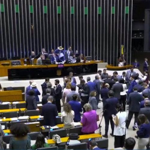 Como votou cada deputado para o cancelamento online da contribuição sindical