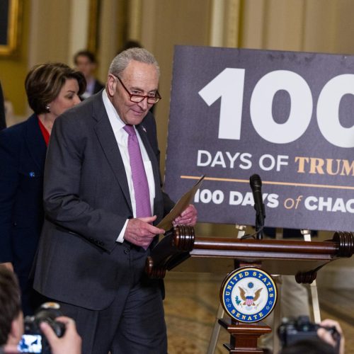 Democratas culpam Trump por retração econômica
