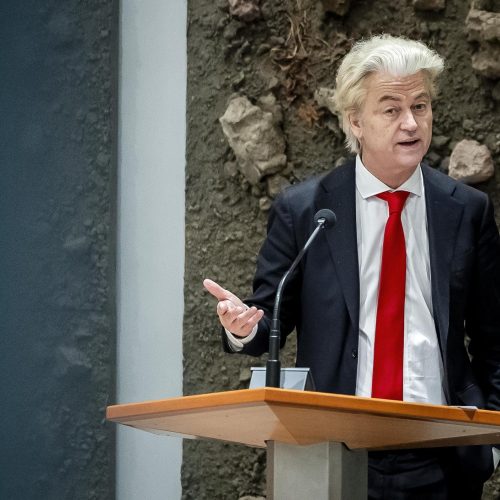 Direita nacionalista abandona coalizão e derruba governo holandês