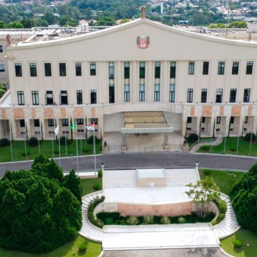 Eduardo Bolsonaro lidera intenção de voto ao Senado e Tarcísio ao governo de São Paulo