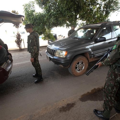 Embaixada dos EUA faz alerta sobre viagens ao Brasil