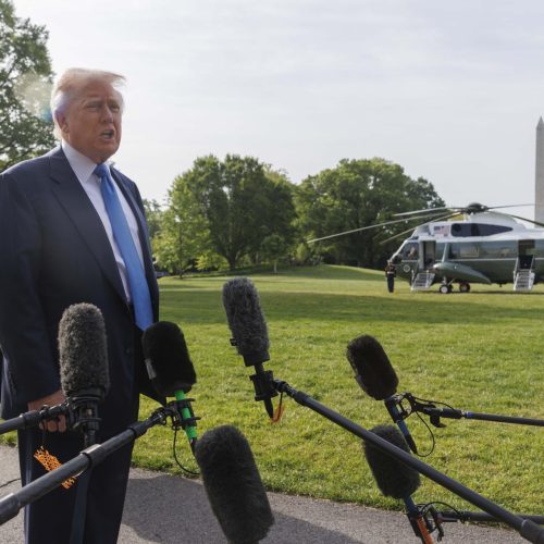 “Estou fazendo exatamente o que prometi”, diz Trump sobre primeiros cem dias no cargo