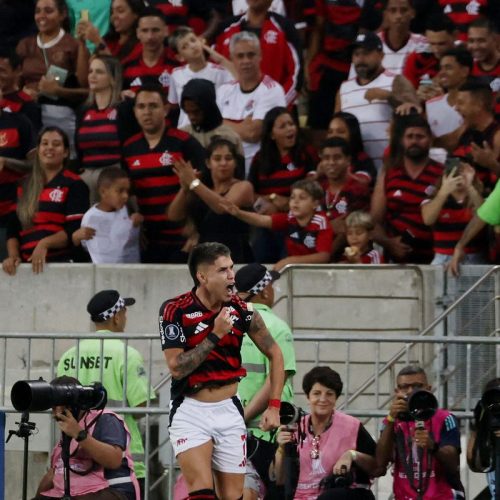 Fla derrota LDU e fica perto da vaga nas oitavas da Libertadores