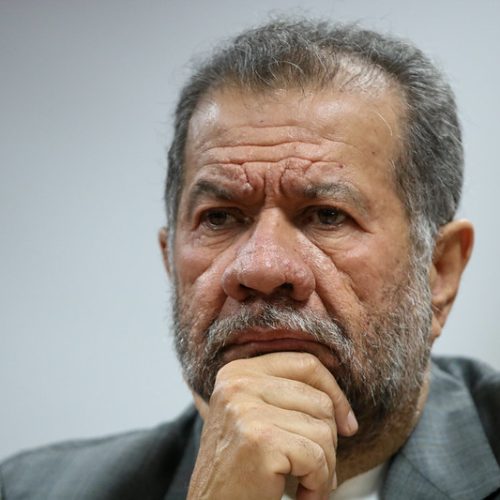 Fraudes no INSS levam Carlos Lupi a pedir demissão