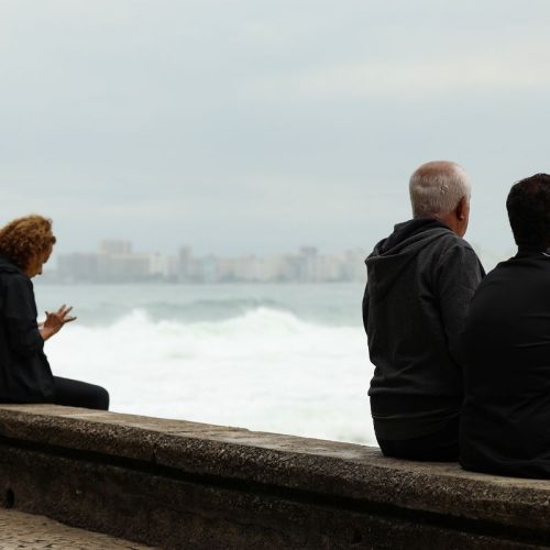 Frente fria se aproxima do Rio e pode provocar fortes rajadas de vento
