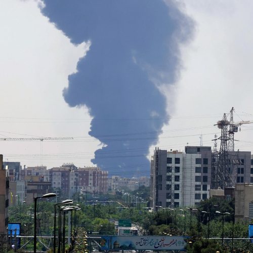 Israel atinge avião iraniano em Mashhad