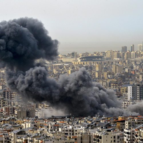 Israel bombardeia depósito de drones do Hezbollah em Beirute