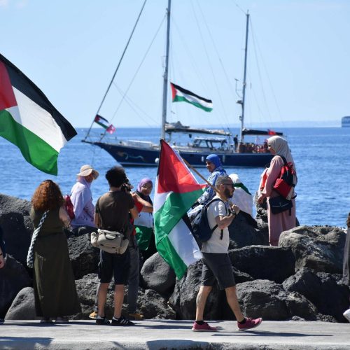 Israel não permite que navio com Greta atraque em Gaza