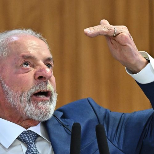 Maior carga de impostos da história não basta para o governo Lula