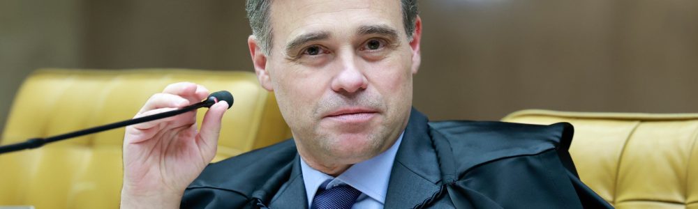 Mendonça diverge de Moraes e defende revisão da vida toda do INSS