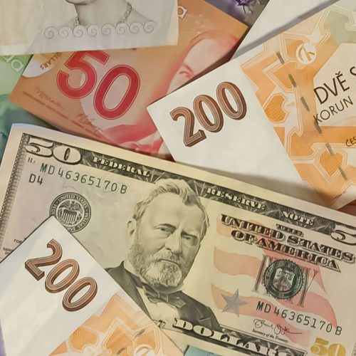 Mesmo com IOF sobre cambio é possível economizar em viagens