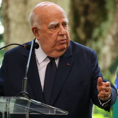 Morre, aos 90 anos, o embaixador Marcos Azambuja