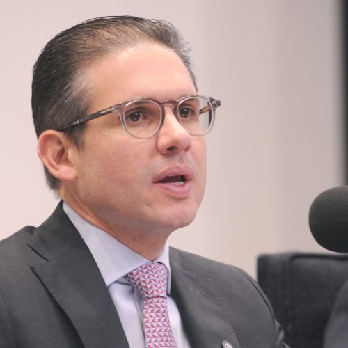 Motta reforça recado de que aprovação do pacote do IOF será difícil