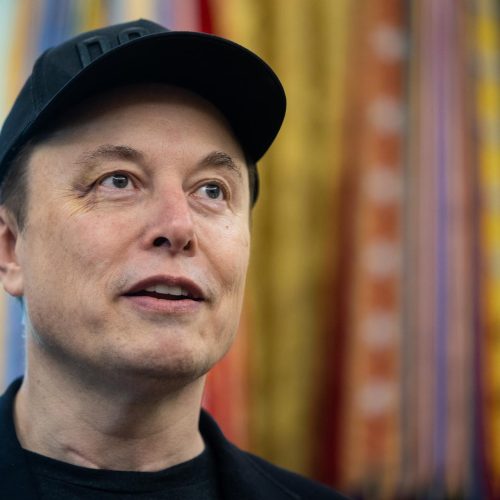Musk desiste de desativar nave espacial Dragon