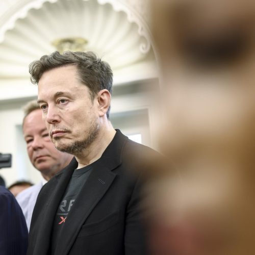 Musk diz estar “decepcionado” e critica plano tributário de Trump