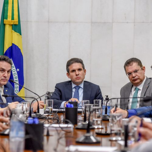 Oposição recua e deve aceitar comissão para discutir anistia