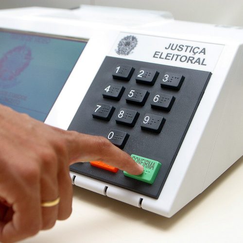 Oposição tenta incluir voto impresso no projeto do Código Eleitoral