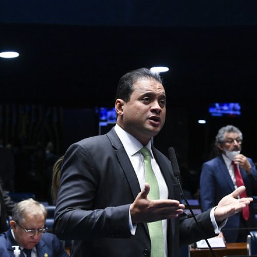 PDT do Senado decide permanecer na base do governo Lula