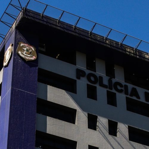 PF prende 2 por fraude no INSS e apreende R$ 12 milhões em bens