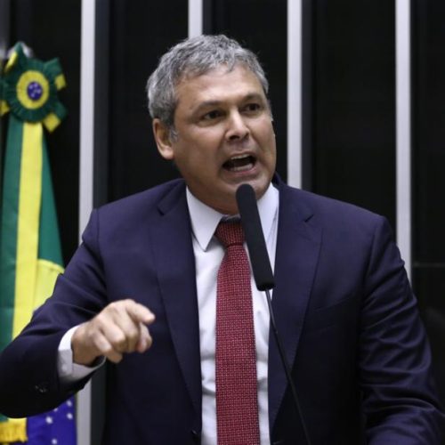 PT pede cassação de Eduardo Bolsonaro no Conselho de Ética