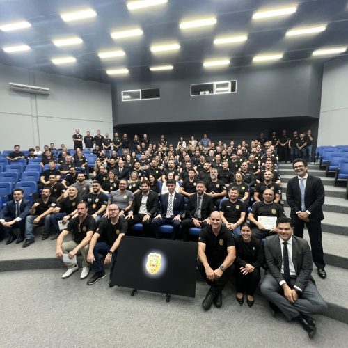 Polícia Civil entrega equipamentos e homenageia policiais que atuaram nas enchentes do RS