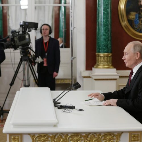 Por que o mundo desconfia do discurso de Putin de negociar