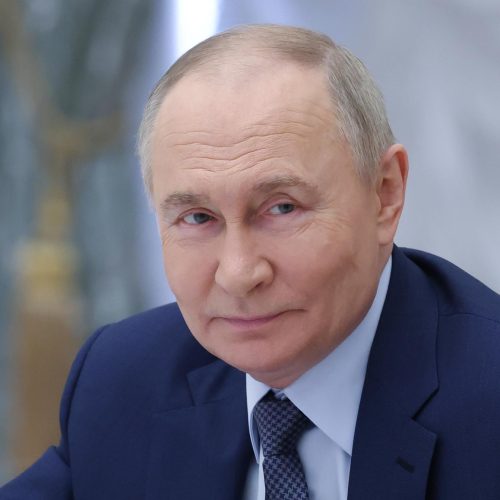 Putin exige que a Otan pare de se expandir, diz agência