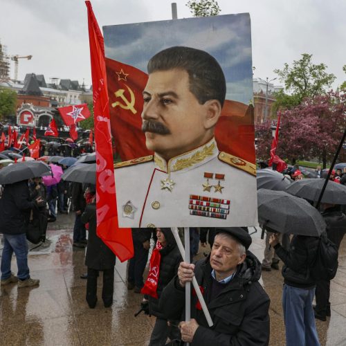 Rússia inaugura monumento a Stálin na Ucrânia