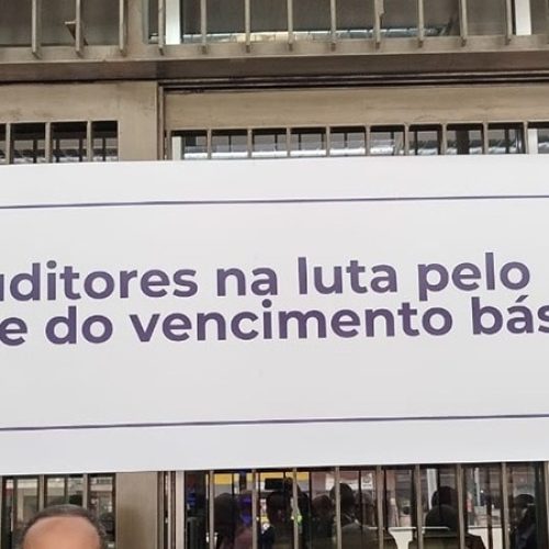 STJ determina suspensão de greve de auditores da Receita