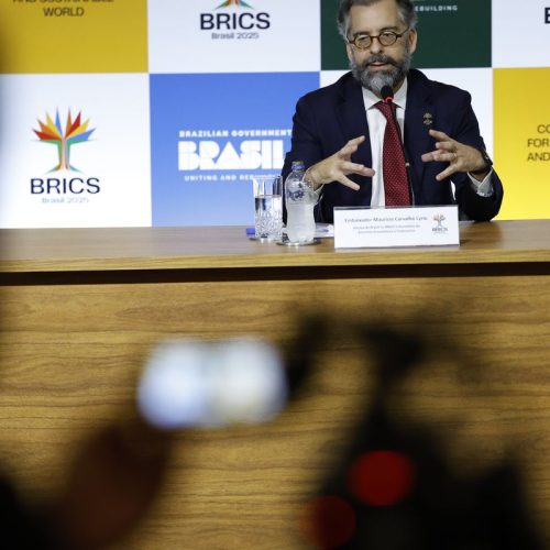 Tarifaço e fundo ambiental são prioridades de chanceleres do Brics