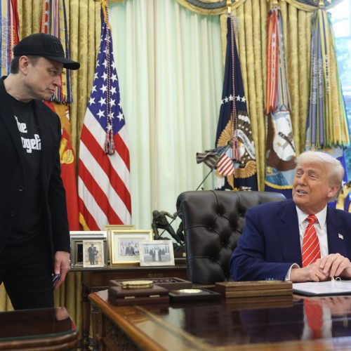Trump agradece a Musk e diz que corte de gastos continuará
