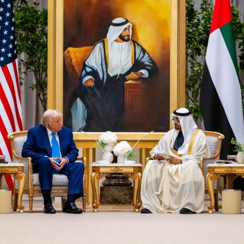 Trump anuncia acordos bilionários com os Emirados Árabes