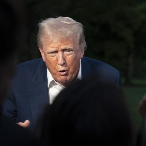 Trump culpa Hamas pela crise em Gaza e diz que EUA vão ajudar alimentar os civis