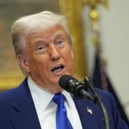 Trump descarta novas tarifas pois UE construirá fábricas no país