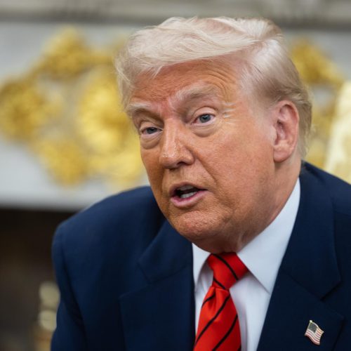 Trump diz que haverá reuniões com China sobre tarifas “no momento certo”