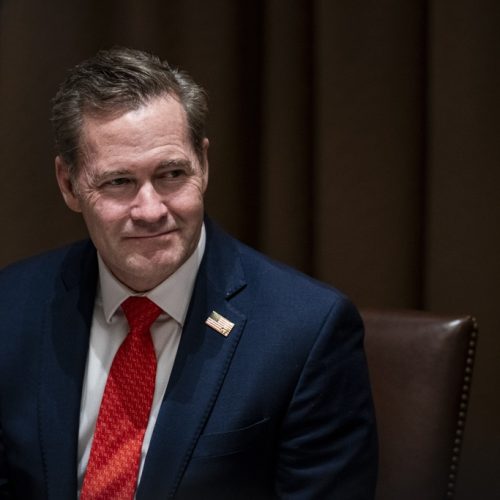 Trump vai demitir assessor de Segurança Nacional, diz imprensa