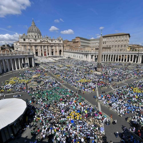 Vaticano desativará nesta quarta cobertura de telefonia celular para isolar o conclave