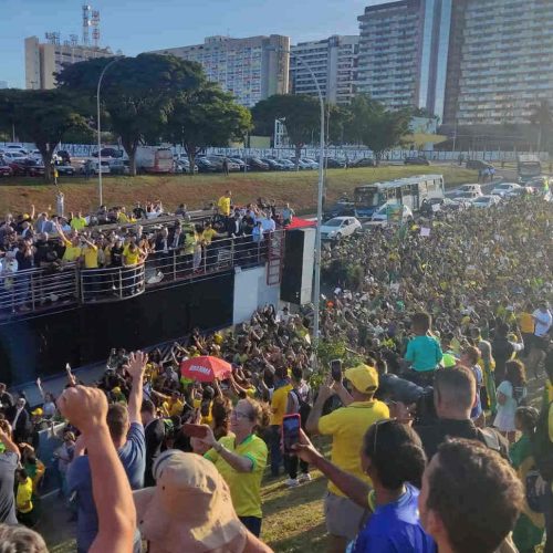 Veja fotos da caminhada pela anistia em Brasília
