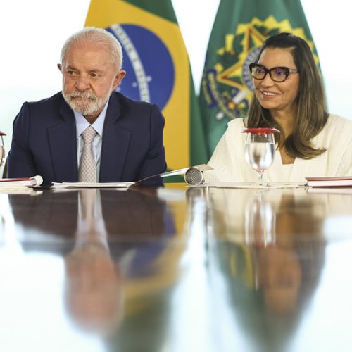 Viagem de Janja a Moscou antes de Lula reacende críticas sobre papel de primeira-dama