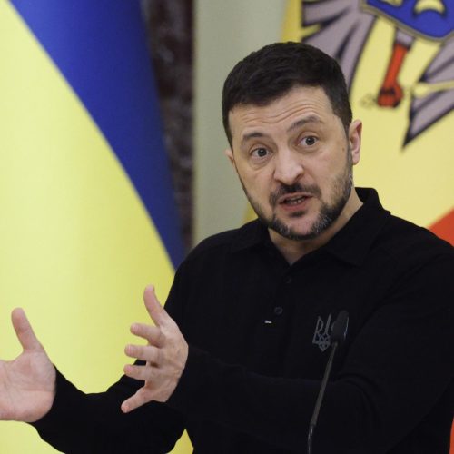 Zelensky propõe reunião a três com Putin e Trump