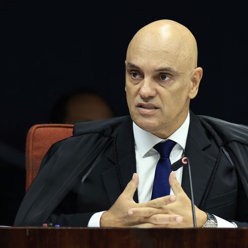 o que pode acontecer contra cúmplices da censura